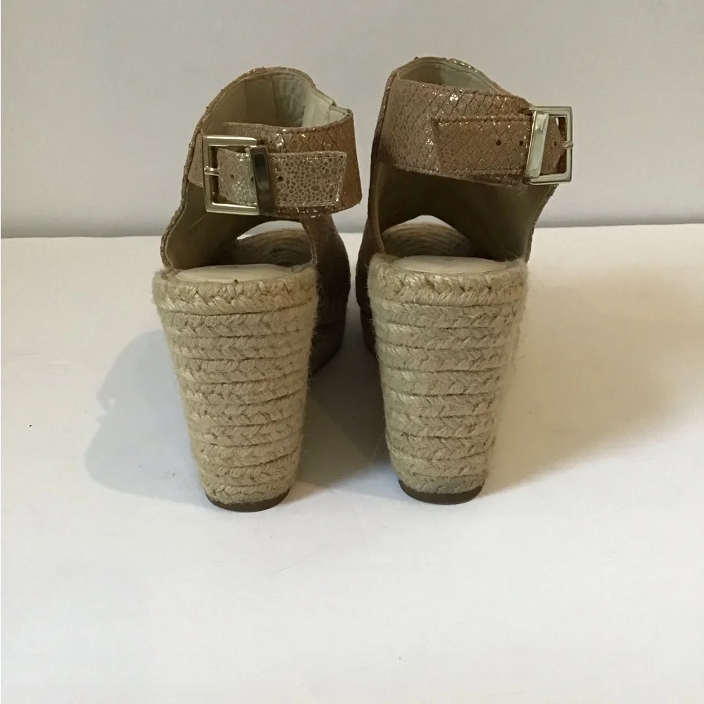 Kenneth Cole metallic peep toe platform, size 8.5 - Picture 5 of 9